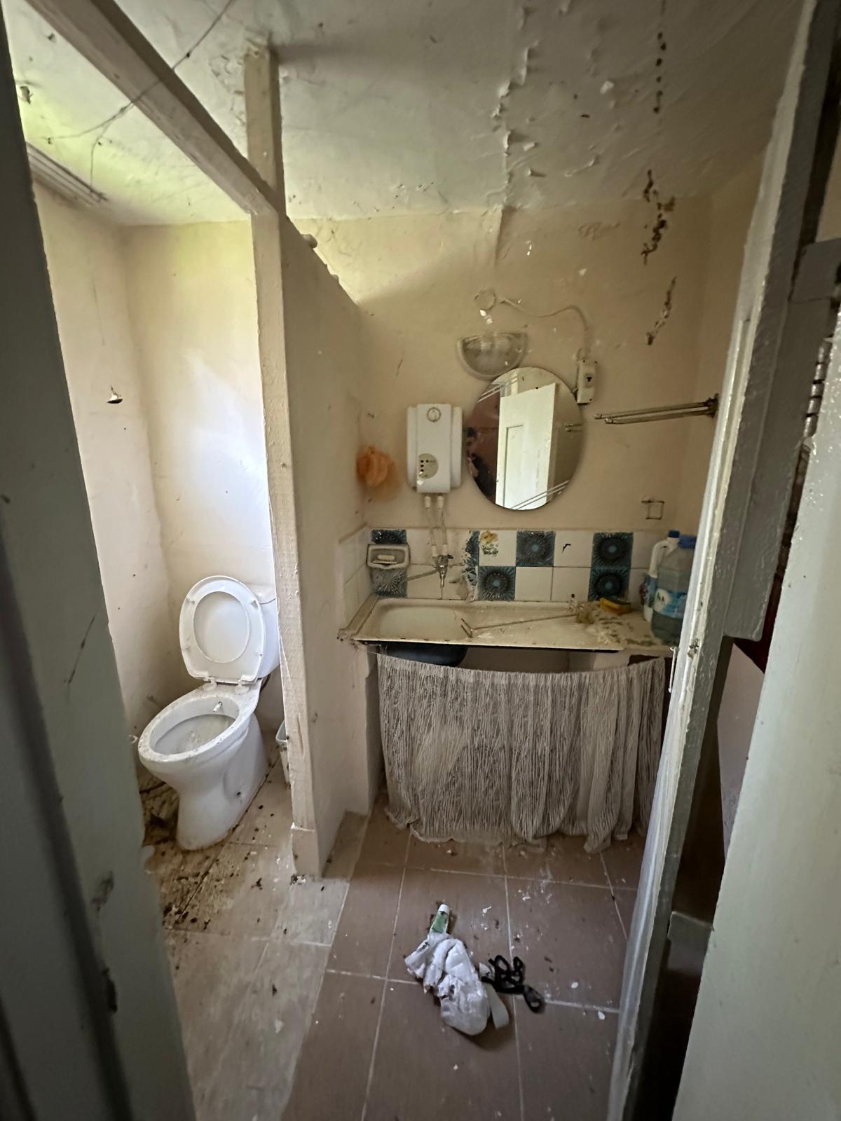 Söğütlü Yeniköy 1.276 m² İmarlı Arsa ve Müstakil Ev